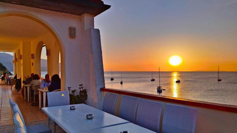 Hotel Scoglio Bianco Портоферрайо Екстер'єр фото