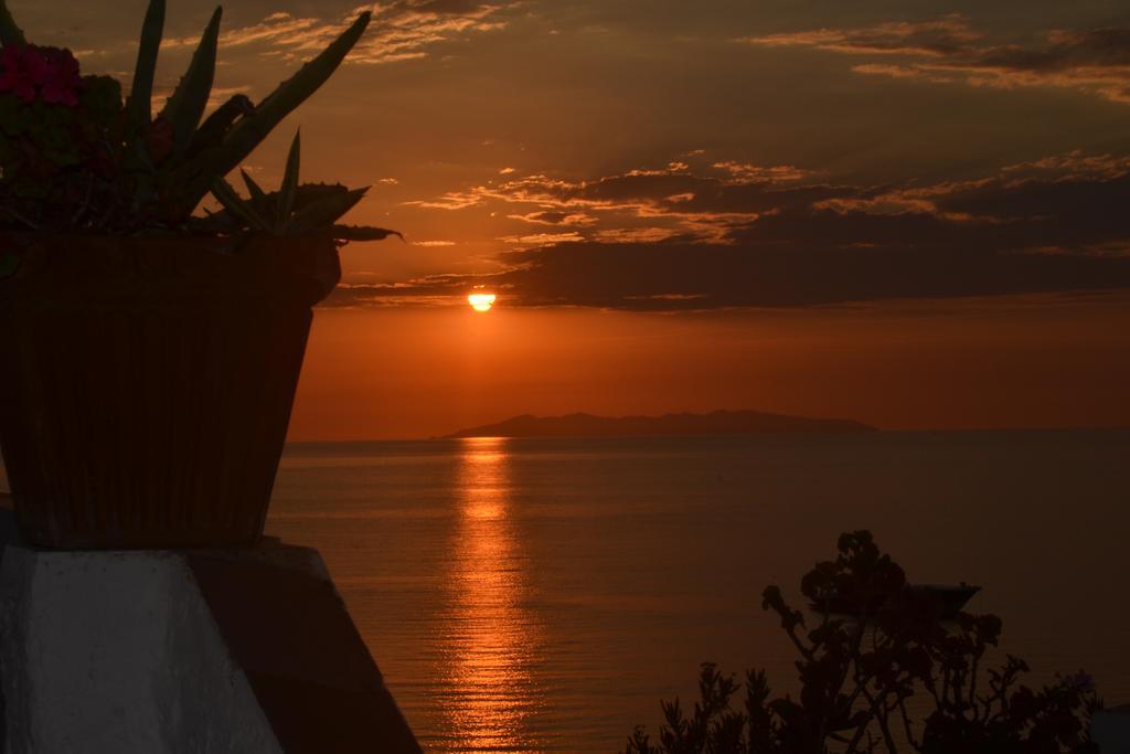 Hotel Scoglio Bianco Портоферрайо Екстер'єр фото